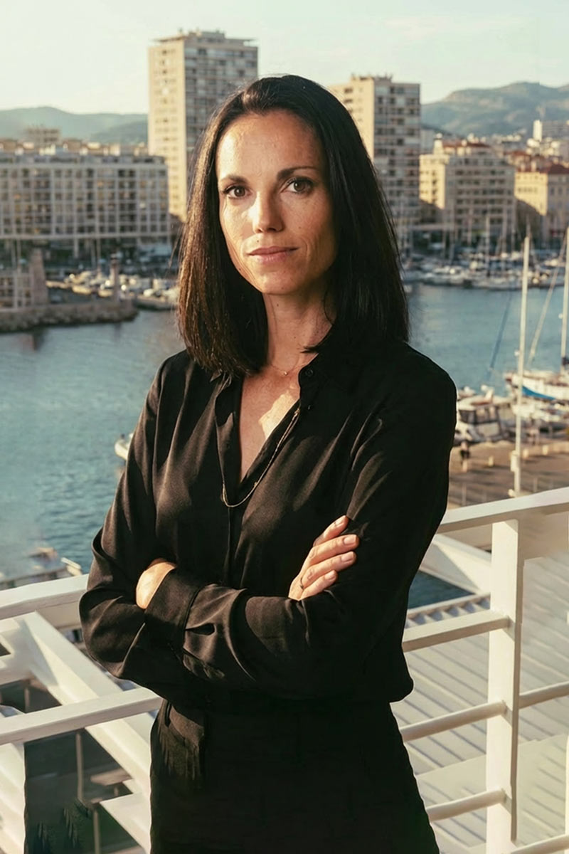 Julie-BOUCHAREU-Avocat